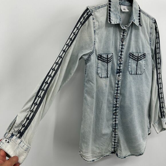 CABI Blue Bardot Acid Wash Boho Embroider Long Sleeve Button Up Chambray Top XS - Picture 6 of 8